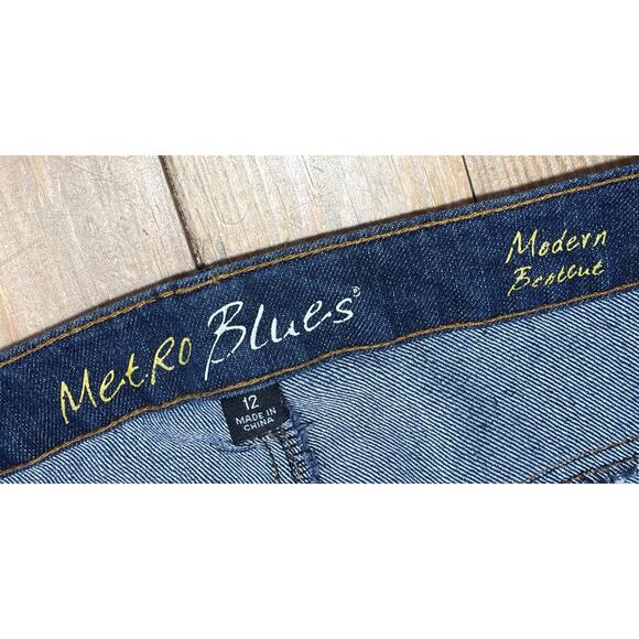 Metro Blues Women's 12 Blue Modern Bootcut Dark Wash Stretch Denim Jeans 33x31 - Picture 3 of 8